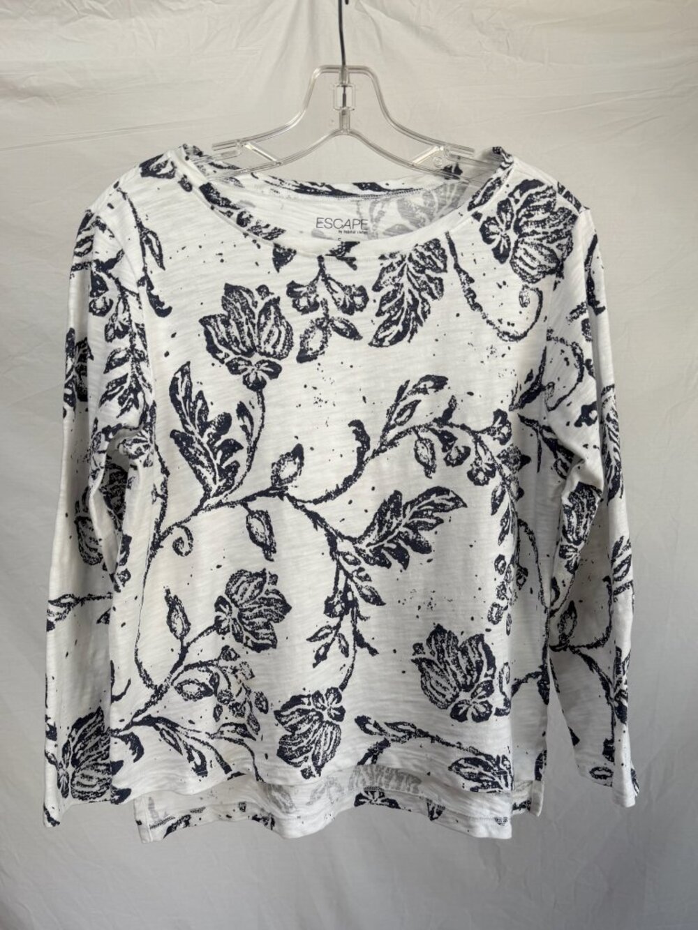 ESCAPE by Habitat White Cotton Top with Blue Hibiscus Print Size S